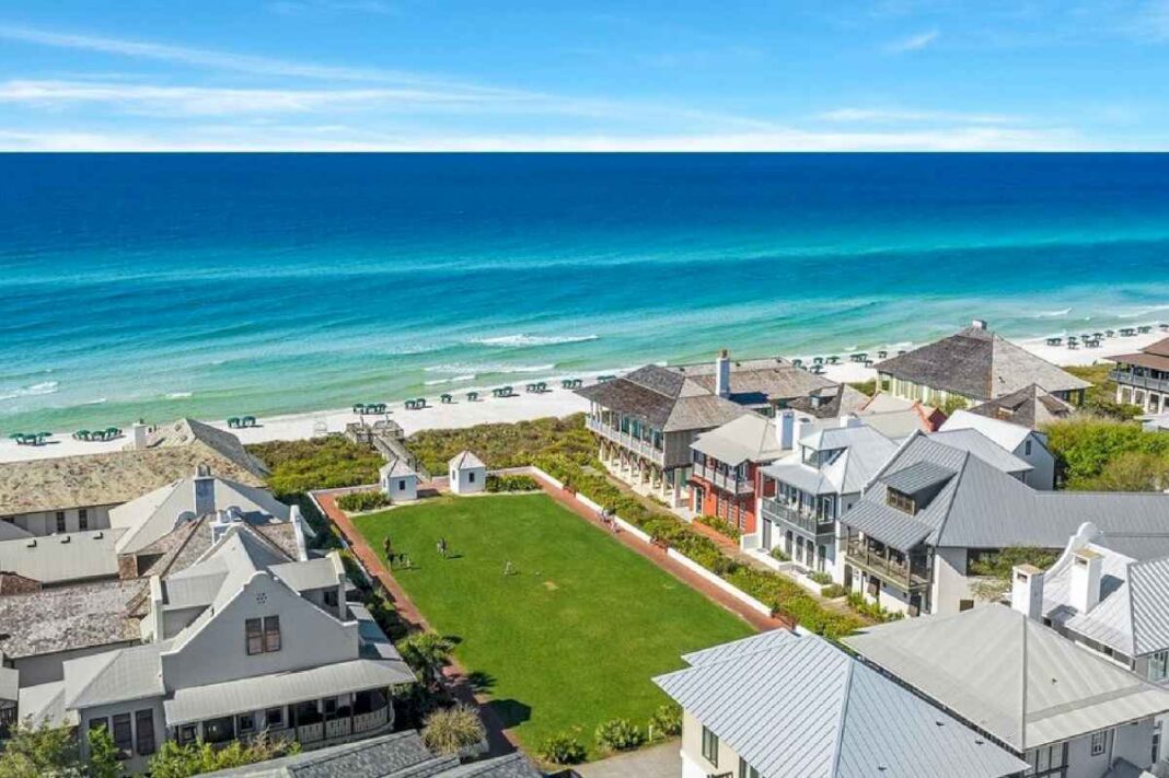 la-playa-de-florida,-a-seis-horas-de-orlando,-que-es-comparada-con-la-costa-azul-de-francia