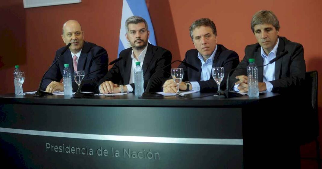 se-demora-el-ministerio-de-sturzenegger-y-crecen-los-tironeos-por-un-area-de-caputo-en-la-mira-de-grupos-empresarios