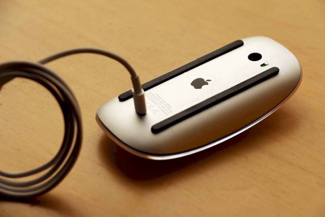 imperturbable:-la-respuesta-de-tim-cook,-el-ceo-de-apple,-cuando-le-preguntaron-por-el-diseno-de-magic-mouse