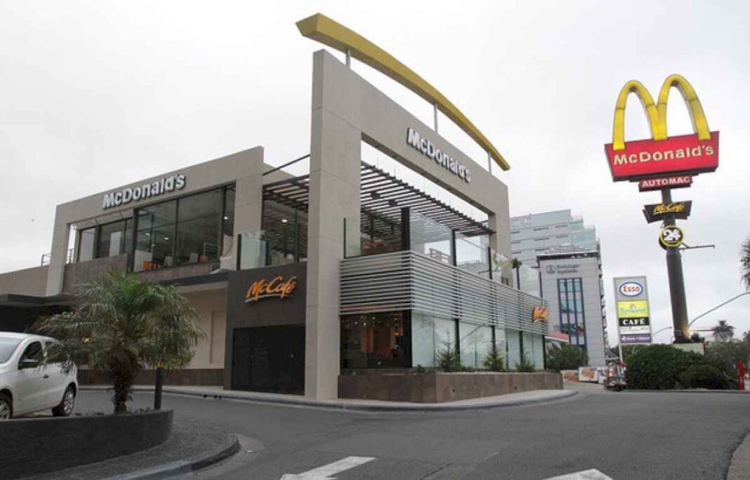 mcdonald’s-abandona-la-inteligencia-artificial-en-los-automac