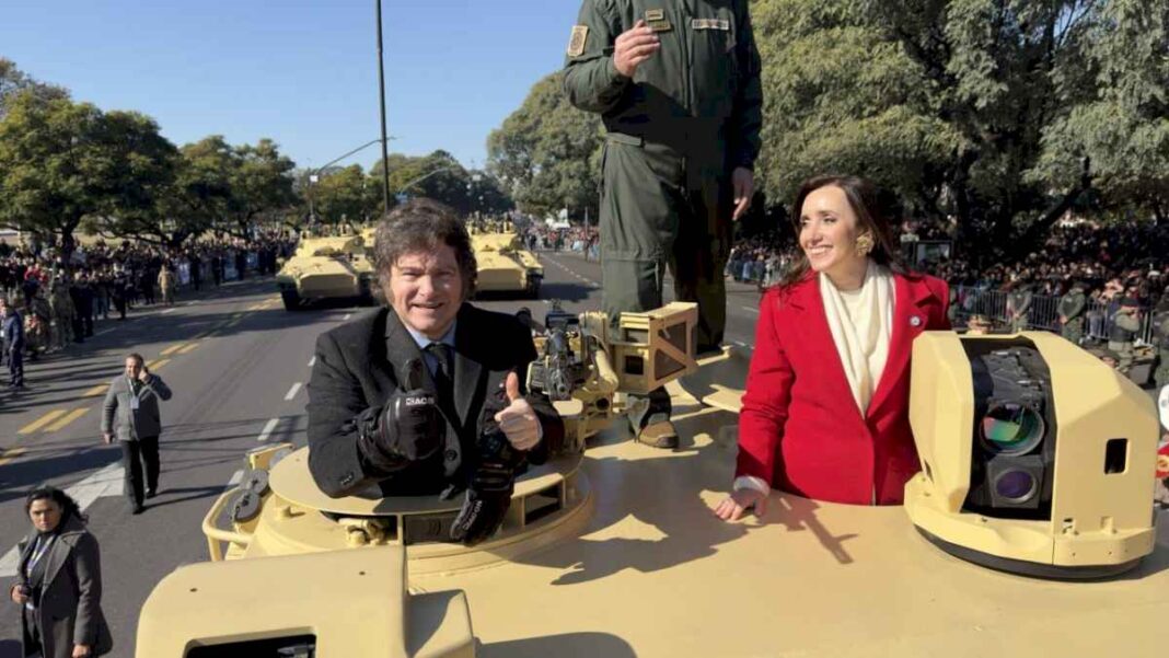 milei-y-villarruel-encabezaron-el-desfile-militar-en-la-ciudad-de-buenos-aires-por-el-dia-de-la-independencia