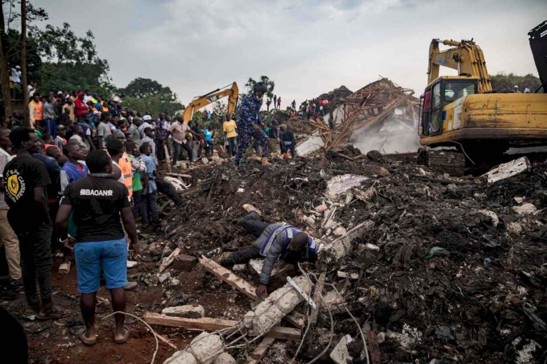 uganda:-al-menos-17-muertos-y-cientos-de-heridos-por-una-avalancha-de-basura