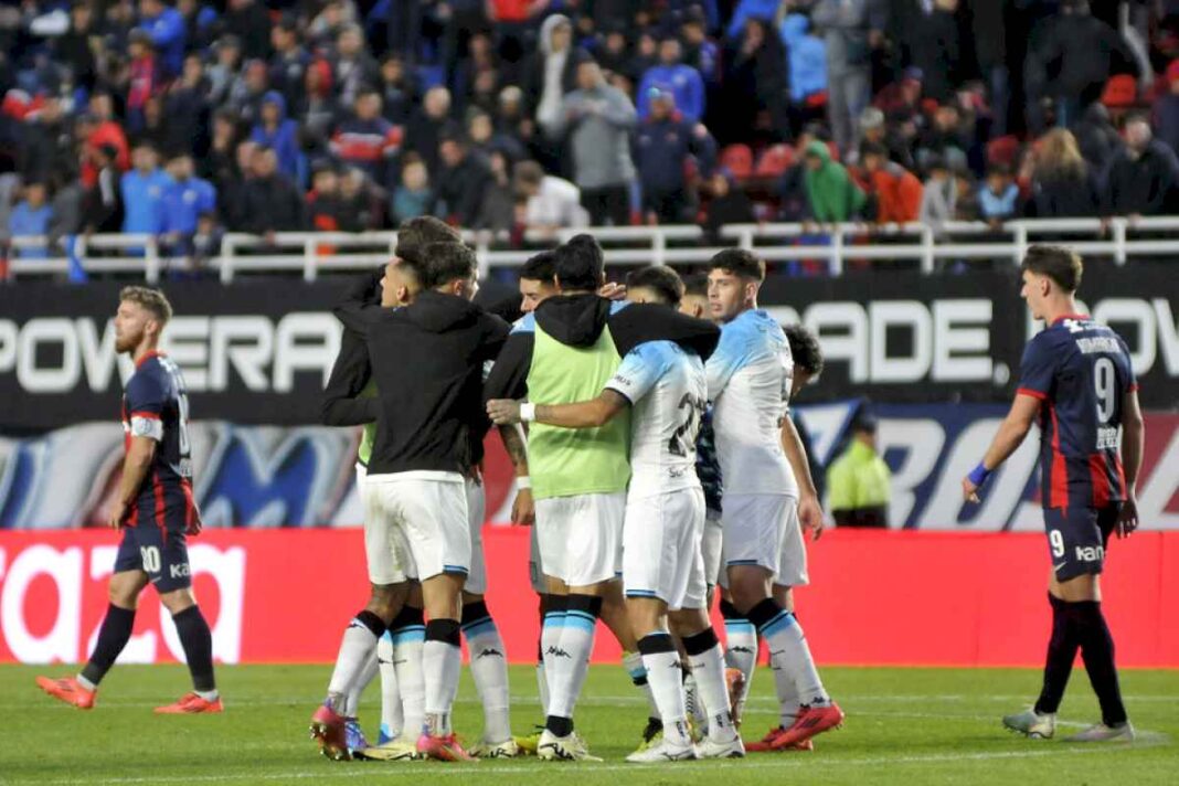 racing-supero-a-san-lorenzo-en-el-ultimo-minuto-y-da-pelea